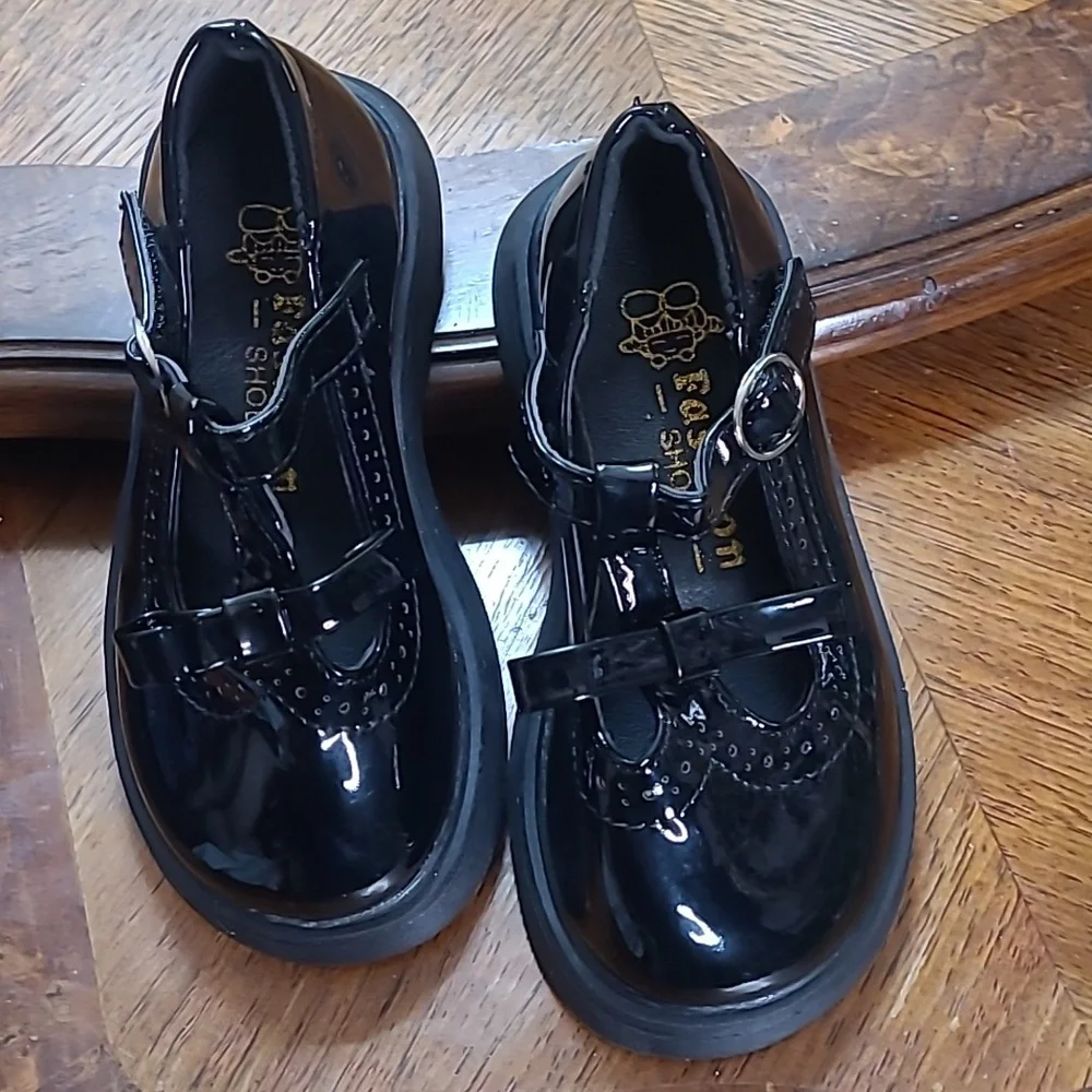 New! Girls toddler 9 black Mary Jane classic patent leather formal dress shoes